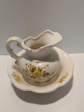 Cream Floral Ceramic Pitcher and Basin Set - Yellow Flower Design